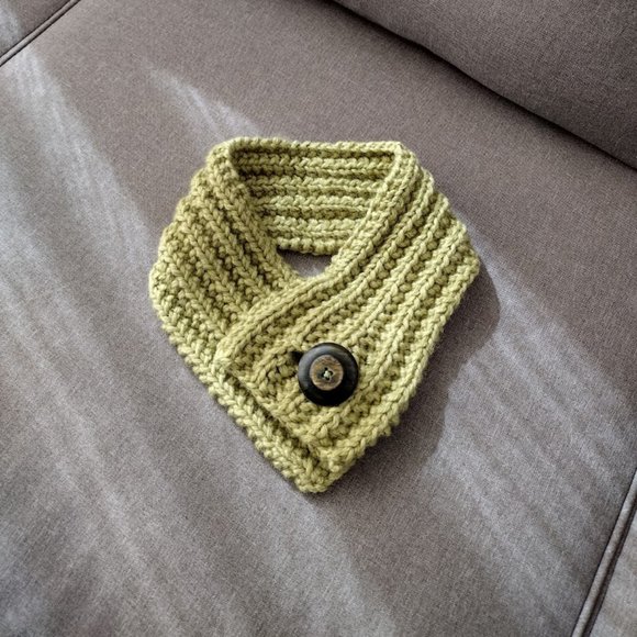 Handmade Knitted Neck Warmer - Picture 1 of 5